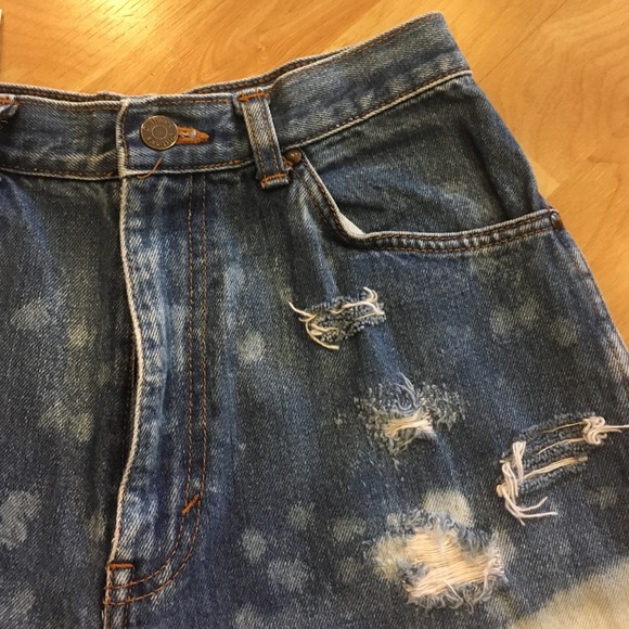 VINTAGE Cristina's high waisted distressed shorts - Picture 4 of 4